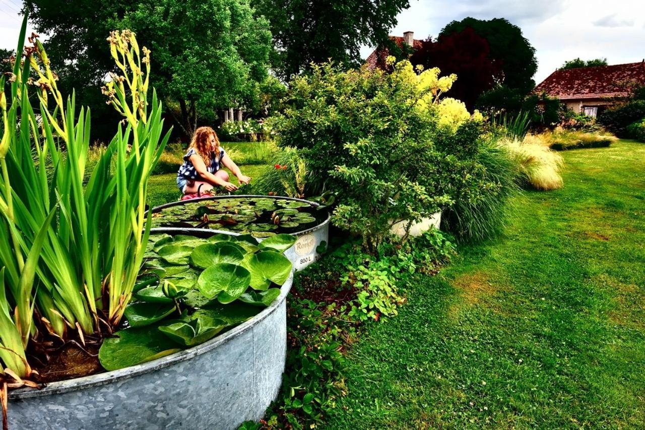 Les Jardins Des Soussilanges Bed & Breakfast Ceron Exterior photo