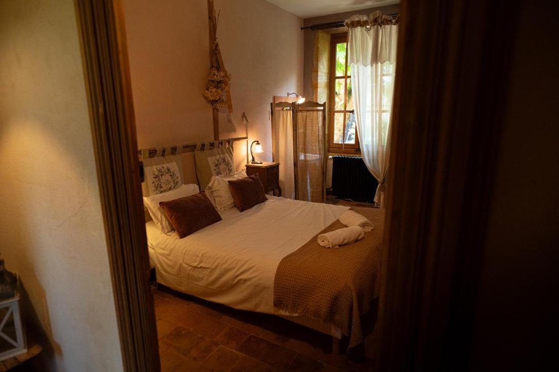 Les Jardins Des Soussilanges Bed & Breakfast Ceron Exterior photo